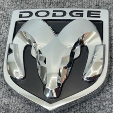 2009-2010 Dodge Ram 1500 Tailgate Center Rams Head Emblem 55277435ac Oem Mopar 2009-2010 Dodge Ram 1500 Tailgate Center Rams Head Emblem 55277435ac Oem Mopar