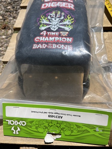 AXIAL 31459 GRAVE DIGGER MONSTER TRUCK PRINTED BODY For1/10 SMT10 Discontinued* - Picture 8 of 10