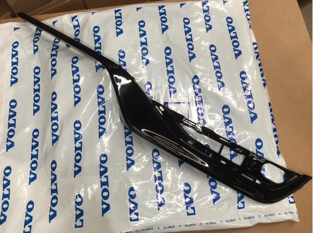 VOLVO V60 MK1 Front Left Bumper Trim 31383468 GENUINE for sale  