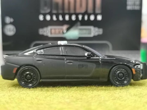 Greenlight 1:64 2016 Dodge Charger Pursuit Black Bandit Collectible Car - Picture 2 of 6