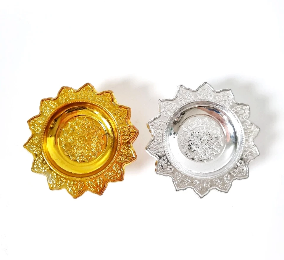 2 Piezas Pequeño Oro Plata Bandeja Pedestal Phan Buddha Adoración Hindú Amuleto Plástico 3" Foto 4 de 4