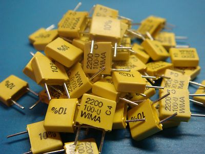 Lotto 20 Condensatori WIMA FKC2 0,015uF 100V 2% Policarbonato PCB Radiale