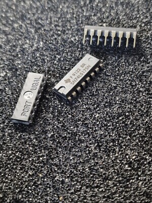 SN74LS175N = 74LS175N || Hersteller TEXAS/ SIGN./NSC/ Moto. || Flip-Flop|| 25pcs