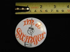 VTG 1950's REDDY KILOWATT I'M A SWINGER PG&E GOLFER PINBACK PIN BUTTON