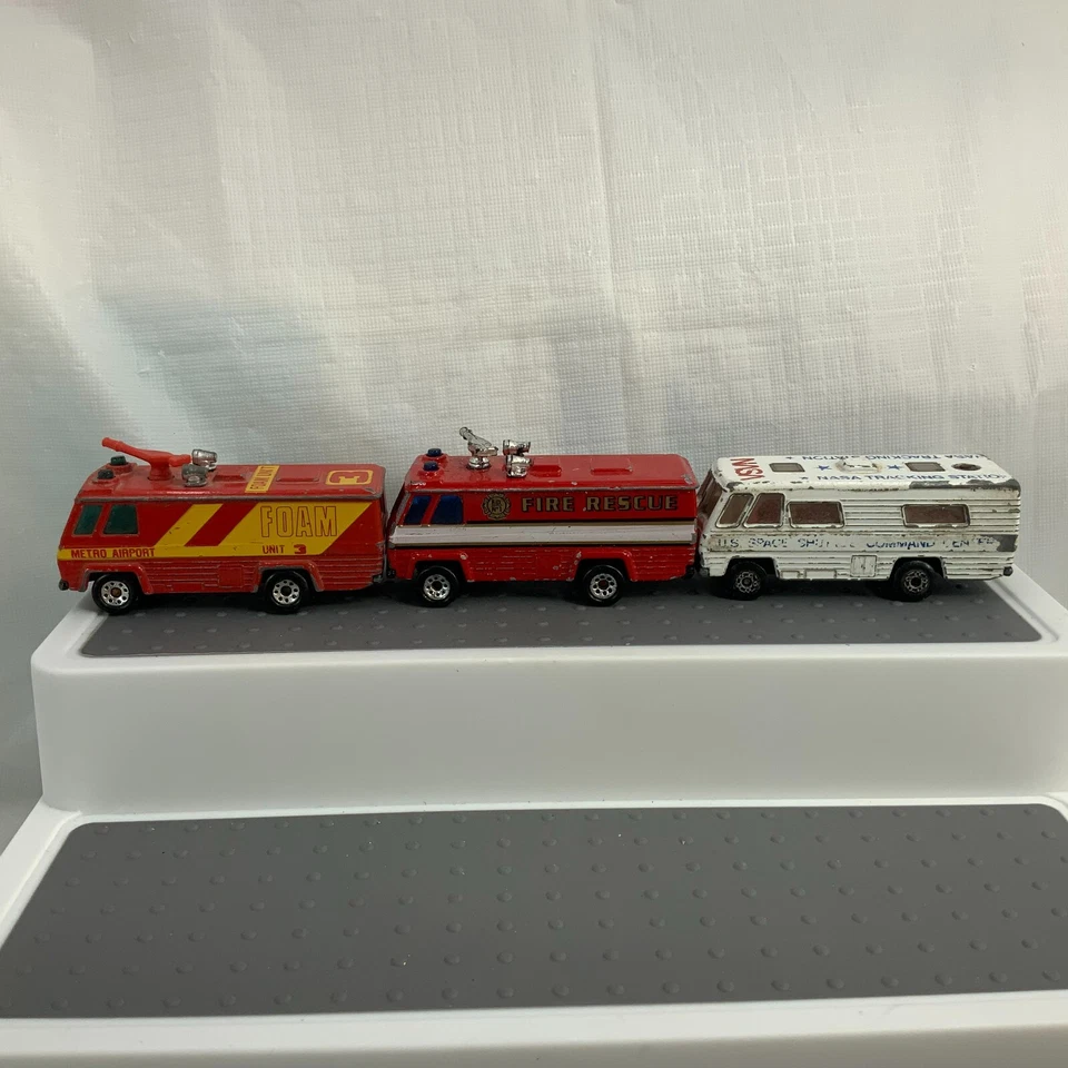 Matchbox Lot of 3 NASA Tracking Command Vehicle Fire Rescue Die Cast Parts - Image 4 of 4