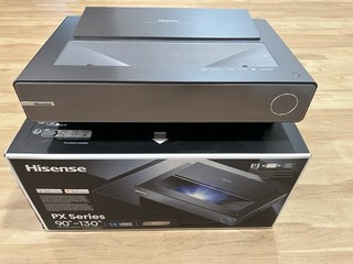 Proiettore Hisense PX2 PRO TriChroma Laser UST 4K UHD 2400LM leggermente usato