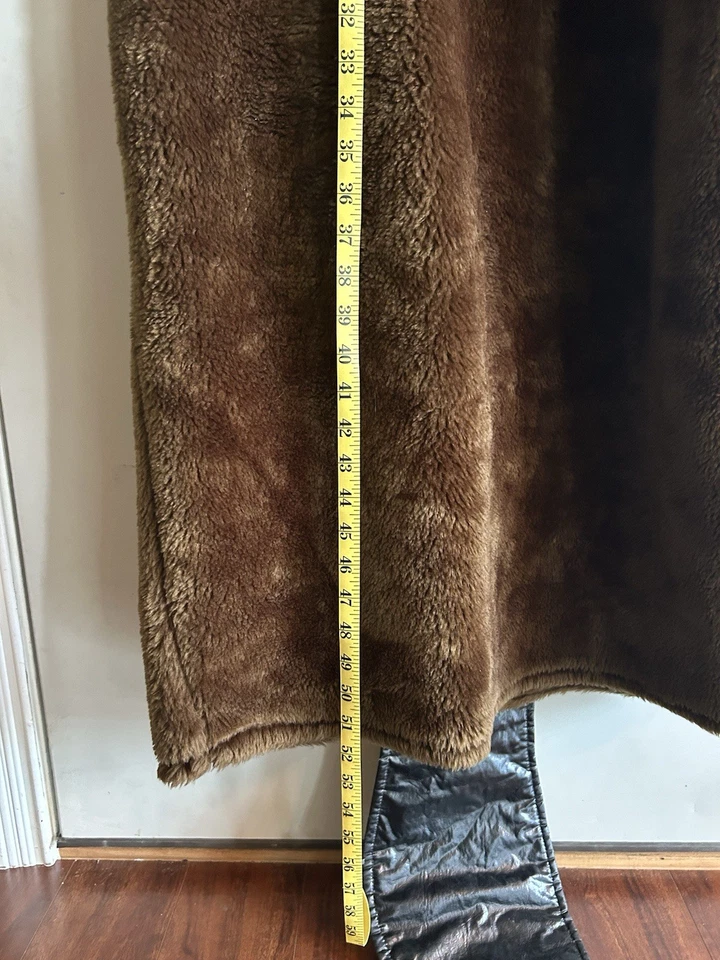 Disfraz de castor. Tamaño adulto pequeño. Hecho a mano. Piel sintética, sombrero, cola enorme. Foto 4 de 4