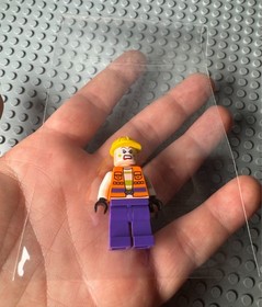 LEGO BATMAN -- JOKER'S GOON CONSTRUCTION OUTFIT MINIFIGURE 76013 SH0093