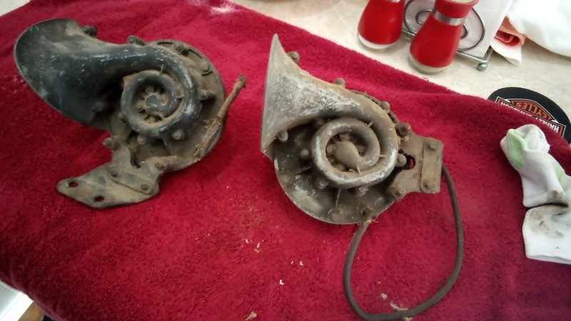 Vintage Dual Black Car/Truck Horns Hi/Lo With Brackets 1950s 60s