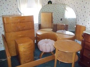 1941/42 Heywood Wakefield 6 PC Maple Vanity/Mirror/5 Drawer/Seat/Full Bed/Night
