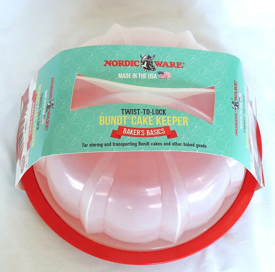 NEW Nordic Ware BUNDT Pan and Cake Keeper