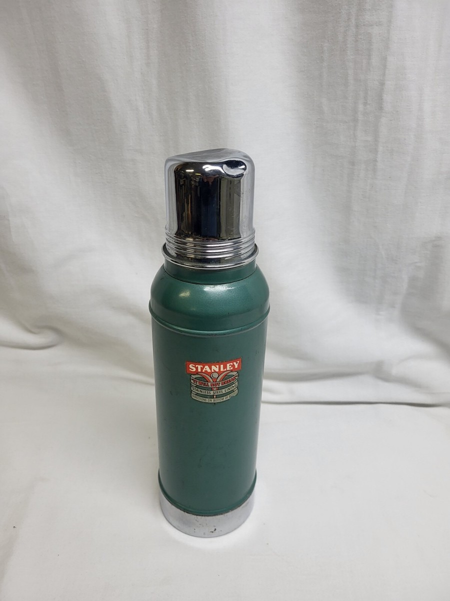 Green Stanley Metal Thermos Super Vac A-945 Original Mid-Cen 1959
