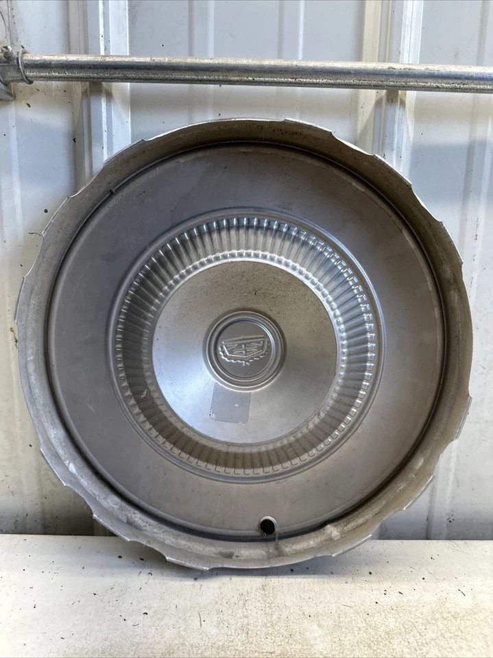 1972-1976 Ford Torino Center Hub Cap Wheel Cover Original Vintage - Image 2 of 2