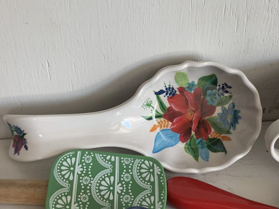 Random Assortment of Pioneer Woman Kitchenware 5 Piece Floral Colorful - Image 4 of 4