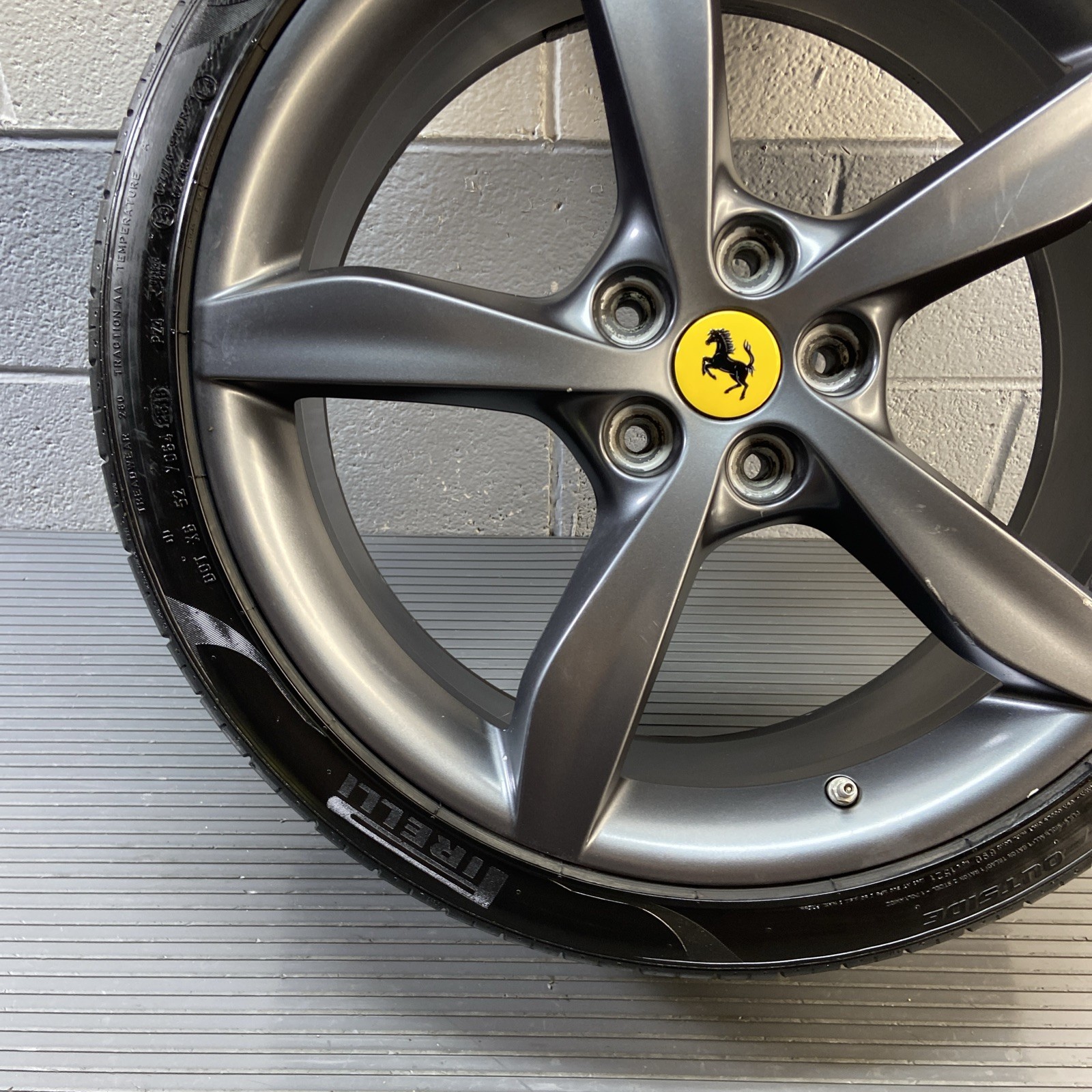 2018-2023 Ferrari Portofino F164 Front Rim Wheel Disc 8j x 20 ET45.7 OEM *NOTE*