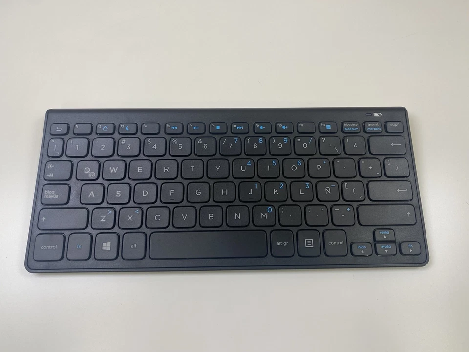 HP Spanish Bluetooth Keyboard F3J73AA#ABM 751625-161 - Image 2 of 3