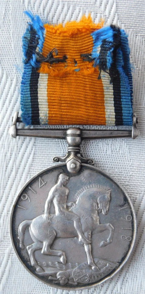 WW1 IRLANDA IRLANDÉS REAL DUBLÍN FUSILEROS REGIMIENTO MEDALLA - HERIDOS - CAPUCHA Foto 2 de 4