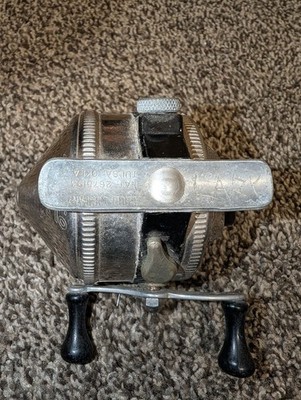 Vintage Zebco Model 33 Reel Made in U.S.A., 2 Rivet Metal Foot
