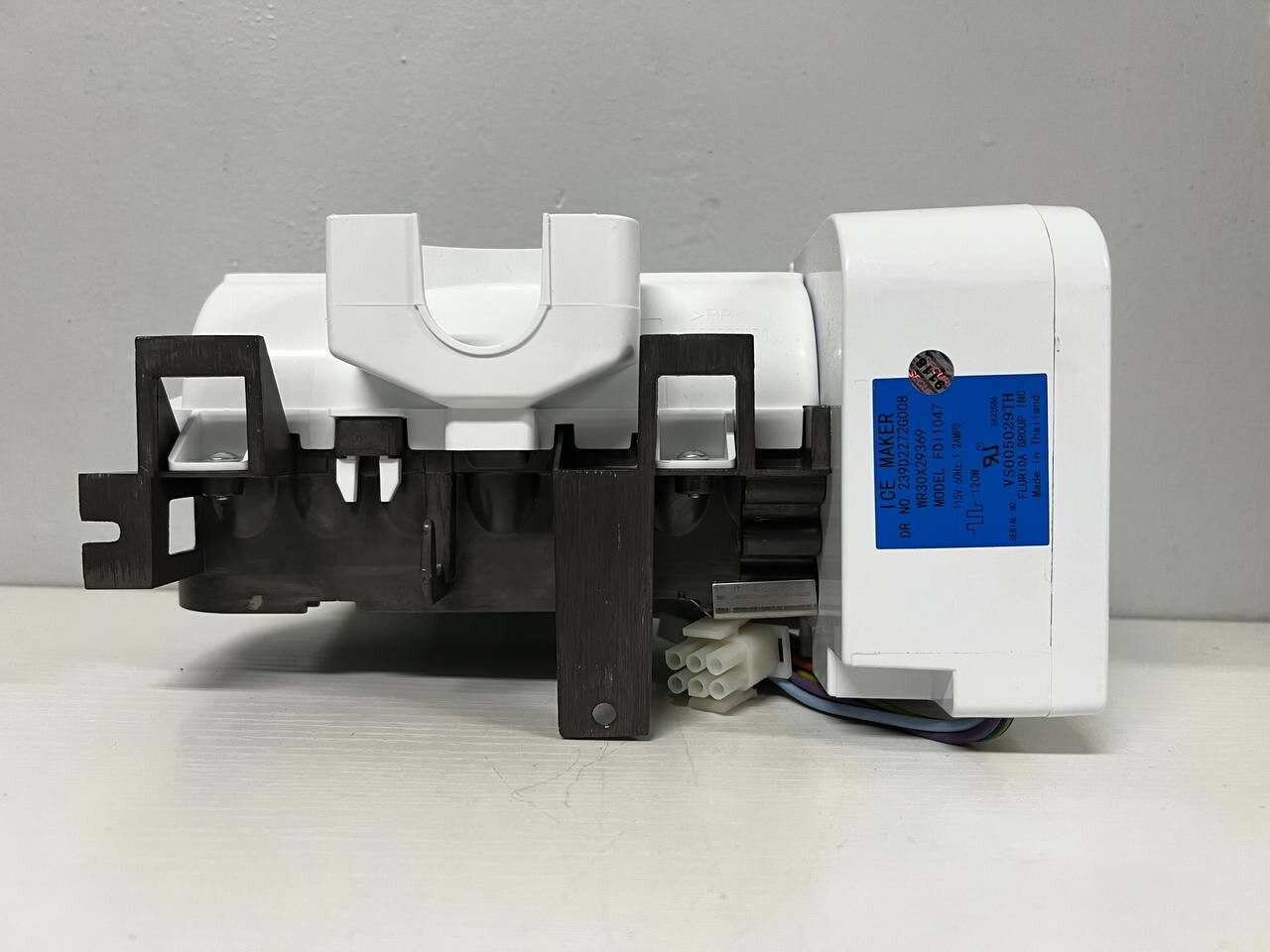 Genuine GE Refrigerator Ice Maker Assembly WR30X28731 eBay