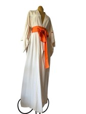 VTG KIMONO "Excellent Quality" Robe Made in Japan Pastel Orange floral SILK