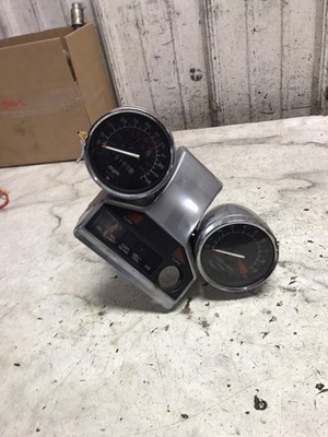 86 Honda VT500 VT 500 C Shadow Gauges Meters Speedometer