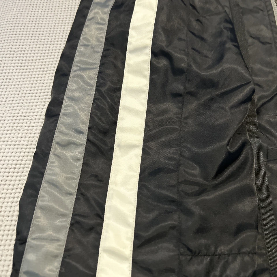 Chaqueta Guess Moto Para Hombre Talla L Negra Gris Blanca Corredor Rayas Bolsillos Ligeros Foto 3 de 4