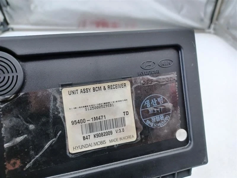 Módulo de control de carrocería Kia Forte 2010 2011 2012 2013 OEM 95400-1M471 Foto 4 de 4
