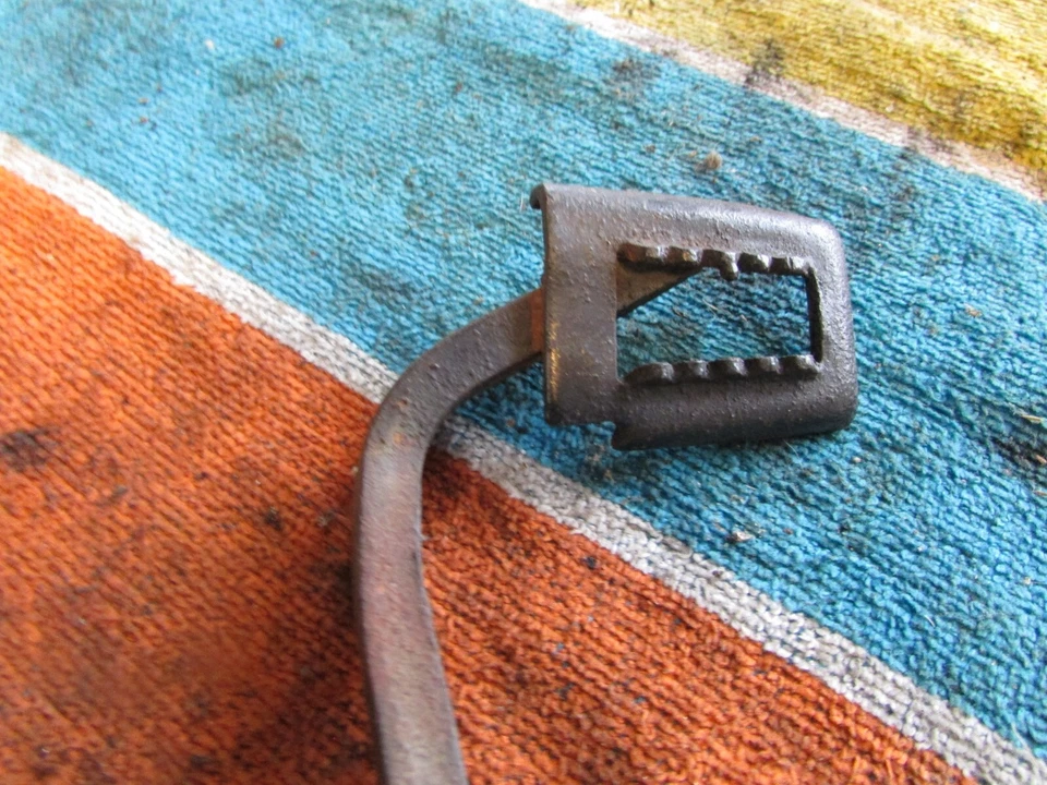 ПЕДАЛЬ РЫЧАГА ЗАДНЕГО ТОРМОЗА SUZUKI TS400 APACHE - Изображение 3 из 4