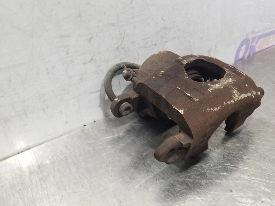 96 1996 Buick Roadmaster Sedán Pinza de freno conductor delantero izquierdo Foto 3 de 4