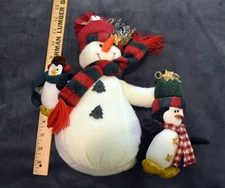 12 INCH PLUSH WEIGHTED FREE STANDING SNOWMAN WITH PENGUIN PALS