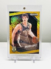 Brook Lopez /10 Gold Shimmer 2024-25 Panini Prizm Black #157 SSP SHIPS IN MAG