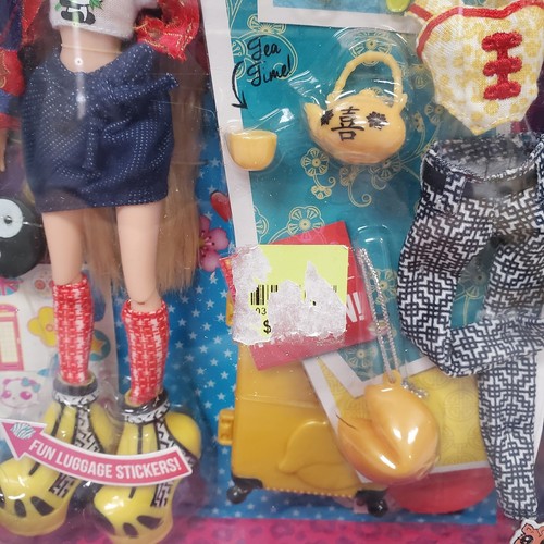 Muñeca Bratz Study Abroad Cloe nueva en caja - Imagen 2 de 7