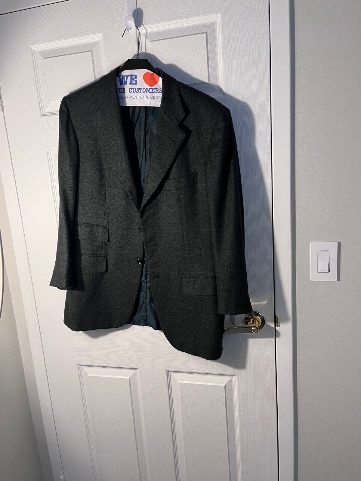 Picture 1 of 6