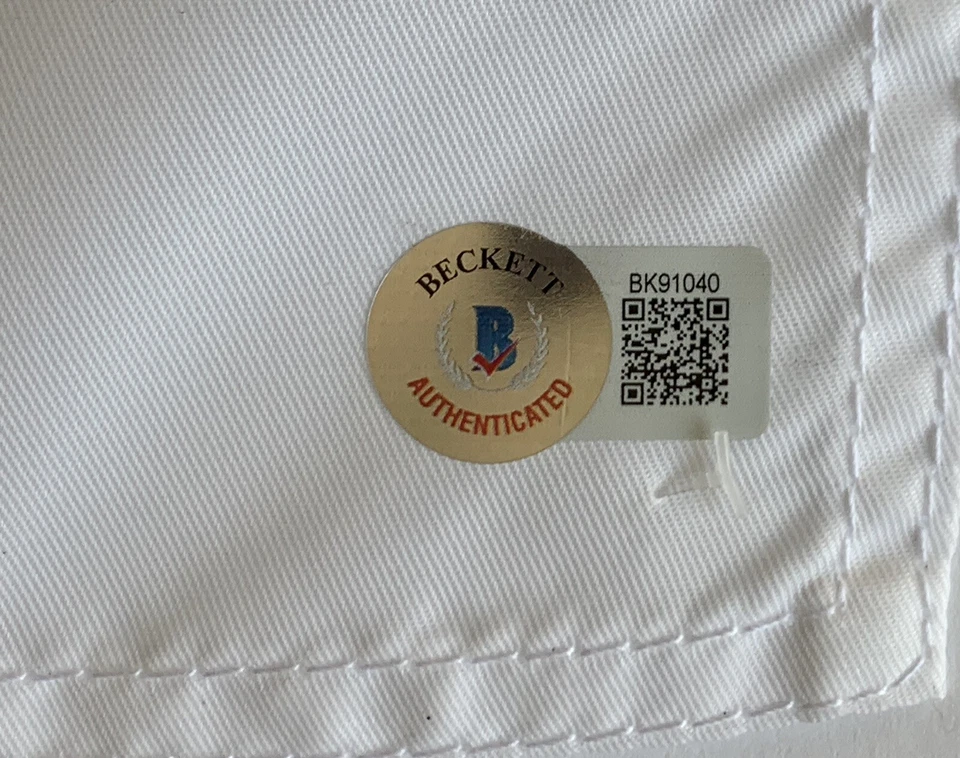 Bandera de la Ryder Cup firmada por Zach Johnson 2023 Marco Simone golf Beckett certificado de autenticidad bajo Foto 4 de 4