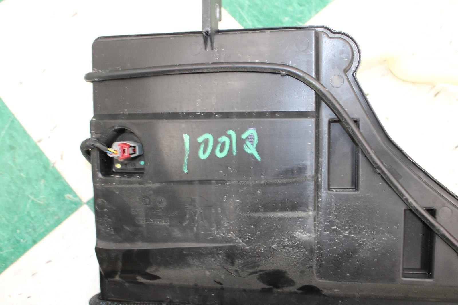 Maserati Ghibli 2014-2024 Front Washer fluid