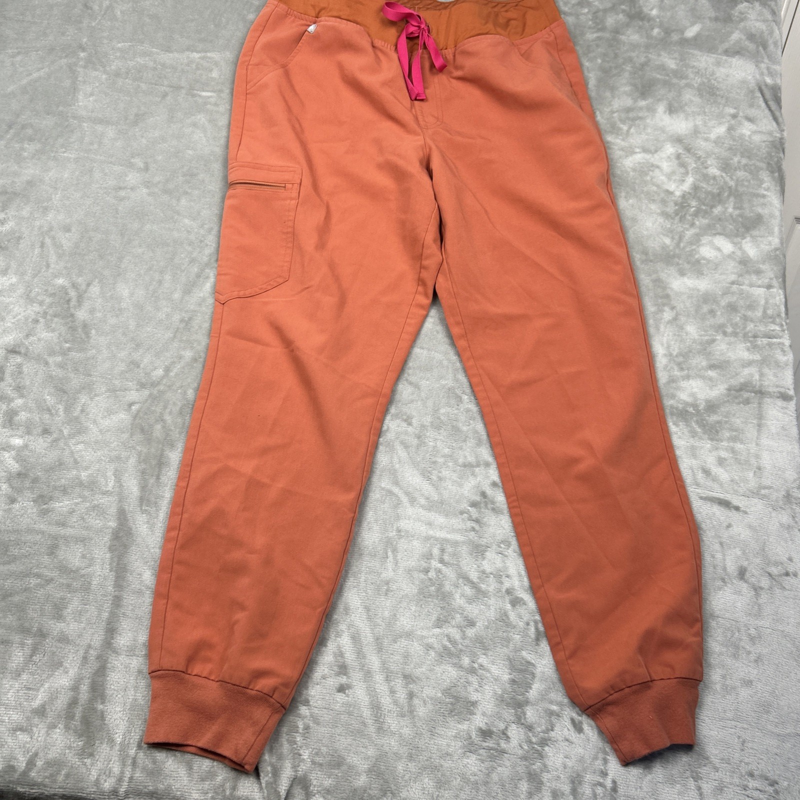 FIGS Technical Collection Medium Scrub Set top & … - image 4