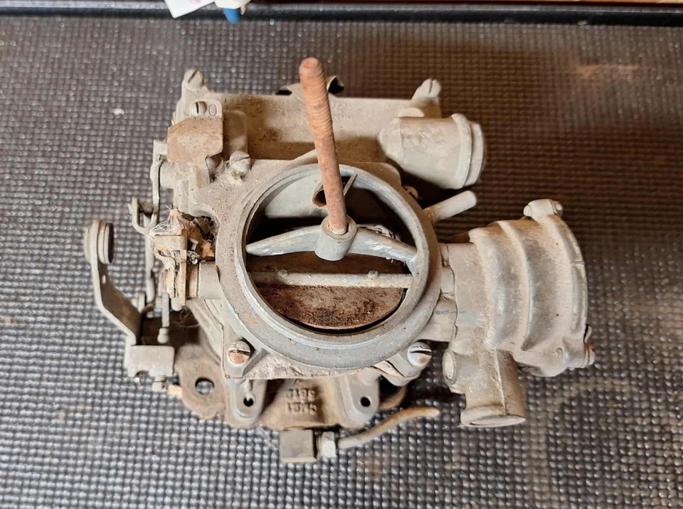 1962 Chevy Impala Bel Air Biscayne V8 GM Rochester Carburetor 7019008 SHIPS WW - Image 2 of 4