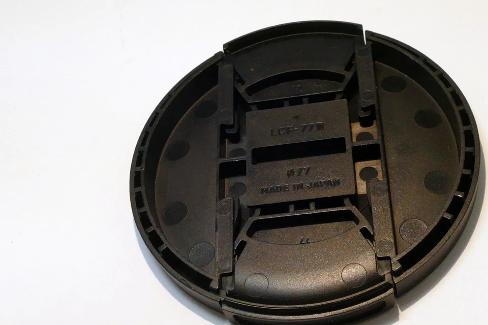 Sigma 77mm Front Lens cap for Sigma APO 70-200mm f/2.8 EX DG OS HSM - OEM - Image 2 of 4