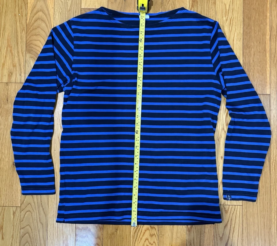 Camisa de manga larga negra y azul con ruedas Foto 2 de 4