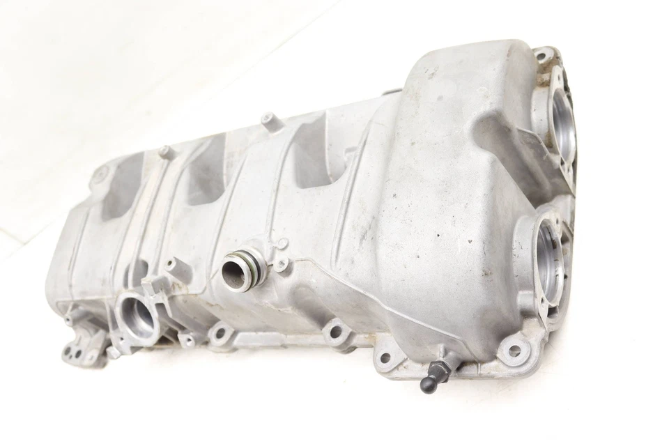 PORSCHE CAYENNE 2011-2016 - Válvula de motor izquierda / cubierta de culata Foto 2 de 4