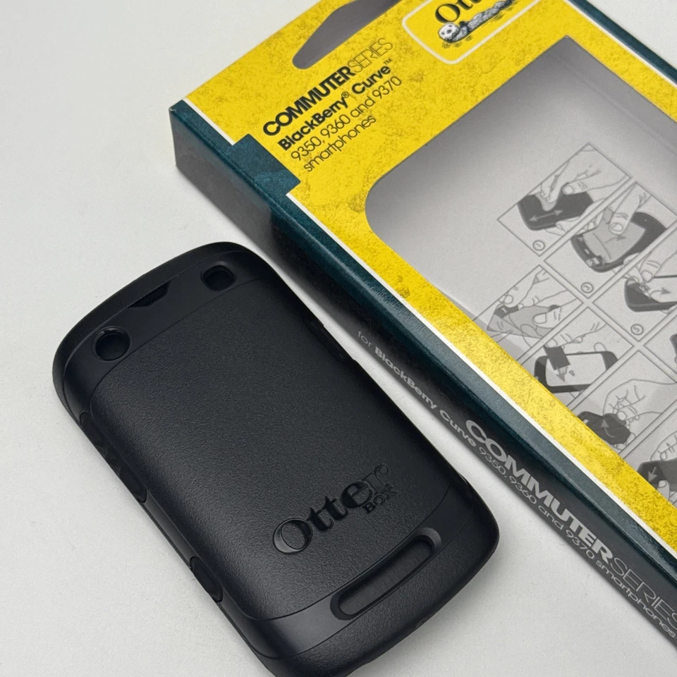 OtterBox Commuter Case Dual-Layer Hybrid for BlackBerry Curve 9350/9360/9370 - Image 2 of 4