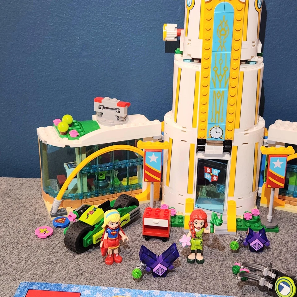 LEGO DC: Super Hero High School (set 41232) 100% Complete w/ Manual, No Box - Image 3 of 4