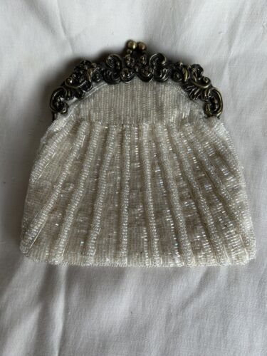 VINTAGE STEPHANIE 6” HAND BEADED CREAM WHITE KISS LOCK EVENING PURSE/BAG - Picture 1 of 6