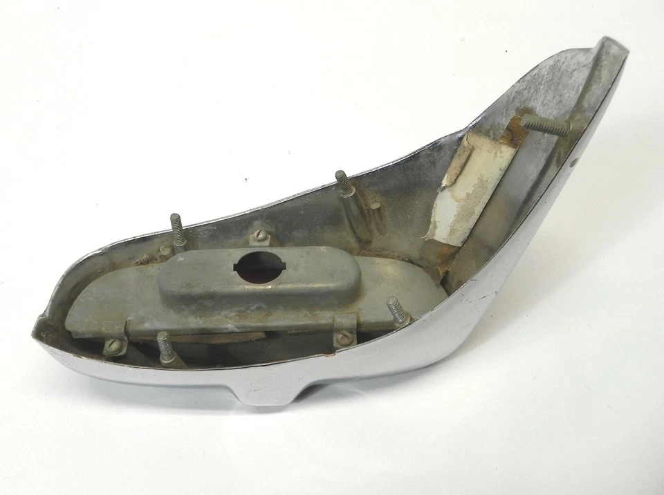 1949-50 KAISER | ВИНТАЖНЫЙ *НОВЫЙ ИЗ СТАРЫХ ЗАПАСОВ* КОРПУС ЛЕВОГО ЗАДНЕГО ФОНАРЯ В СБОРЕ - ОЧЕНЬ ХОРОШИЙ - - Изображение 3 из 4