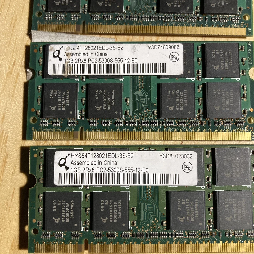 Lot 3x Qimonda HYS64T128021HDL-3S-B2 1GB 2RX8-PC2-5300S-555-12-E0 667MHz Tot=3gb - Image 3 of 4