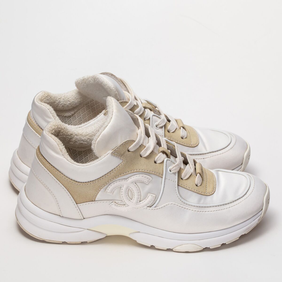 CHANEL Women Sneakers White Nylon CC Logo Low Top Lace Up CHANEL Women Sneakers White Nylon CC Logo Low Top Lace Up