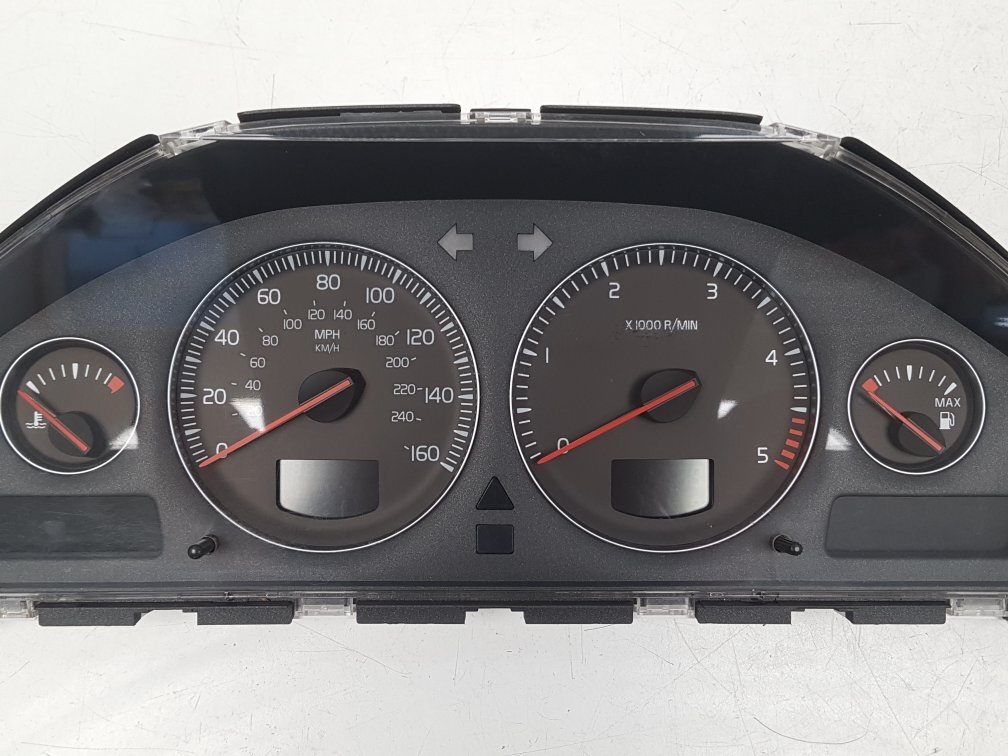 VOLVO S60 V70 S80 XC70 0507 2.4 D5 SPEEDO CLOCKS 30746112 8602886 READ