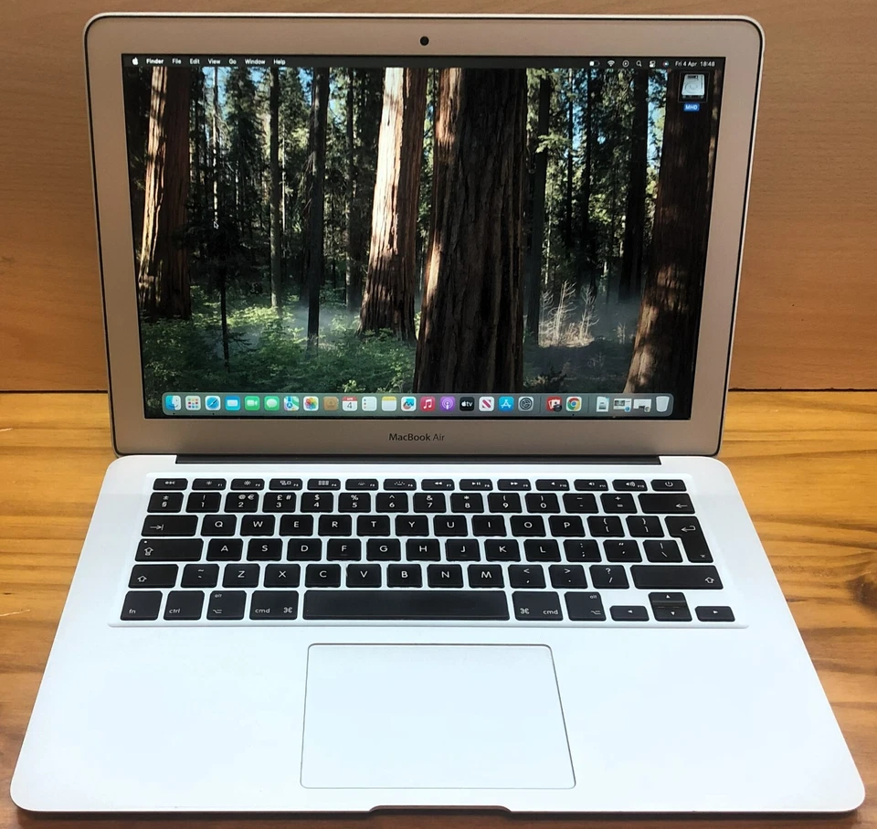 Apple MacBook Air 13" 2017 · i5 · 8GB · 251GB, photo 1 of 5