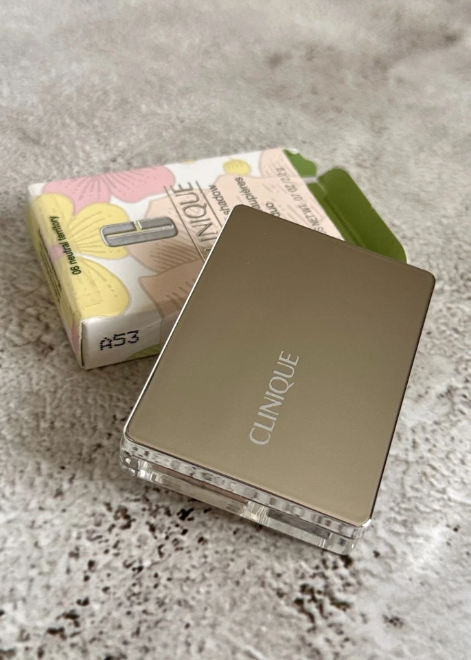 Clinique All About Shadow Duo 06 Neutral Territory Eyeshadow Palette New Boxed - Image 3 of 4