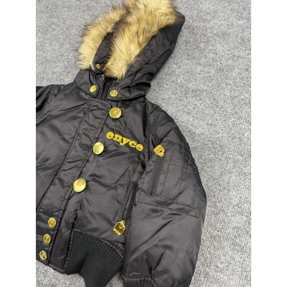 Chaqueta de bombardero con capucha negra vintage de piel sintética adornada con lentejuelas doradas Enyce para niños Foto 4 de 4